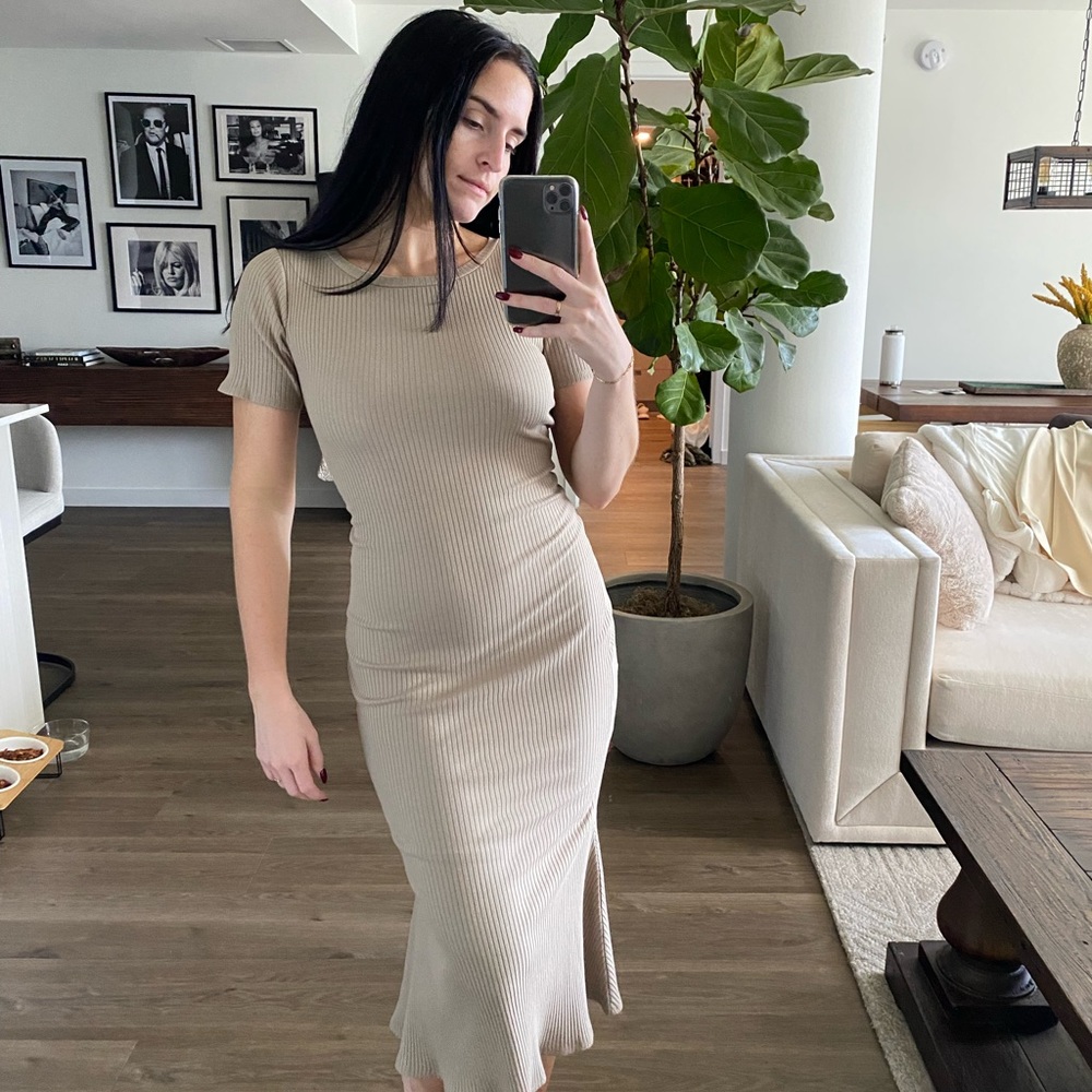 Good American Taupe bodycon dress